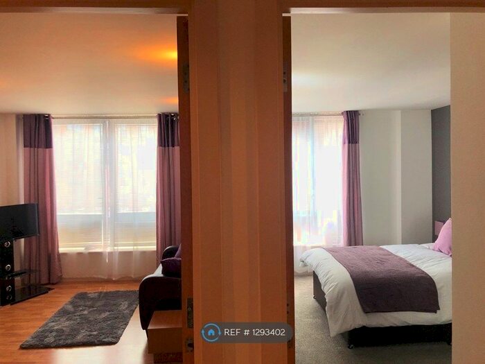 1 Bedroom Flat To Rent In Block 2 The Hicking Building, Nottingham NG2