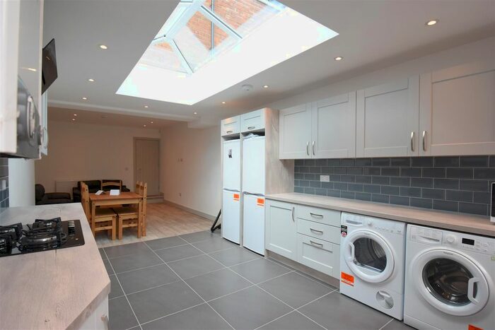 5 Bedroom Terraced House To Rent In Dartmouth Road, Selly Oak, Birmingham, B29