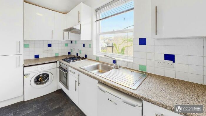 2 Bedroom Apartment To Rent In Albion Road, Stoke Newington, London, N16