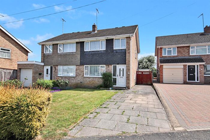 3 Bedroom Semi-Detached House For Sale In , Byron Crescent, Rushden, NN10