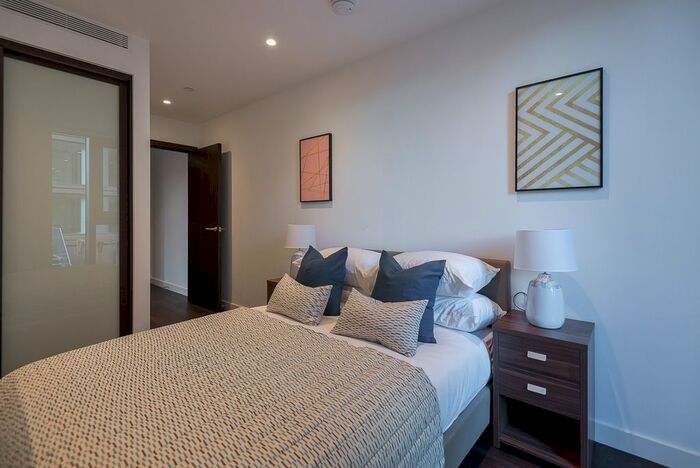 2 Bedroom Flat To Rent In Lavender Place, Royal Mint Gardens, E1