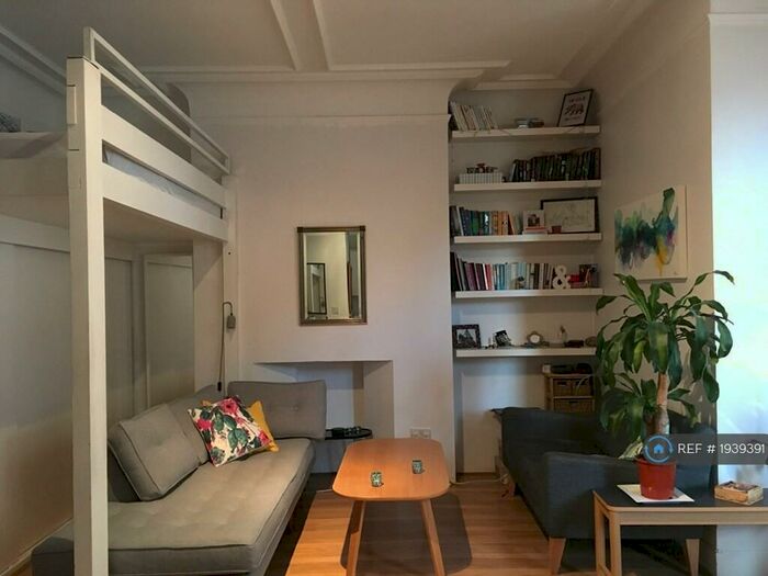 Studio To Rent In Glenloch Road, London, NW3