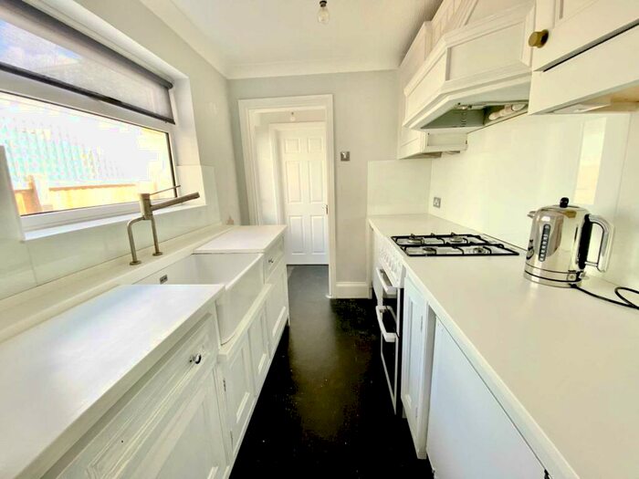 2 Bedroom Terraced House To Rent In Great Eastern Road, Brentwood - . To The Elizabeth Line, CM14