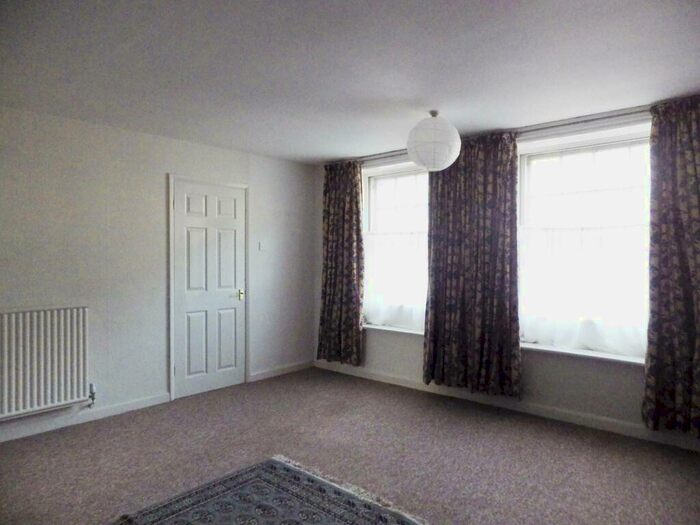 2 Bedroom Apartment To Rent In Bridge Street, Witney, Oxfordshire, OX28