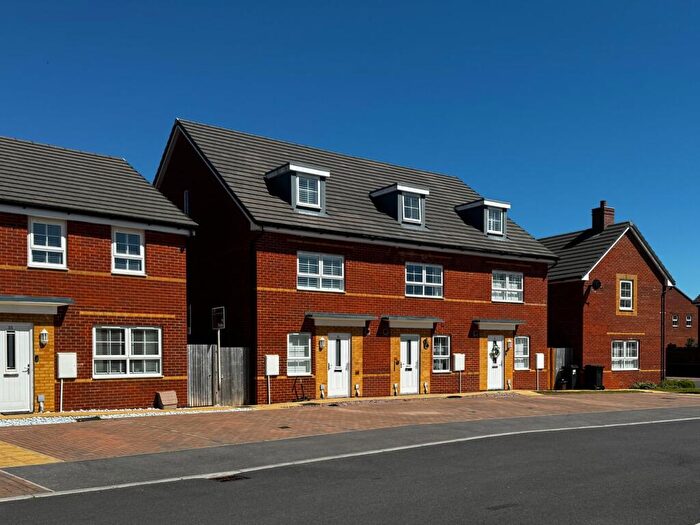 4 Bedroom Town House For Sale In Strickland Way, Wimborne, BH21