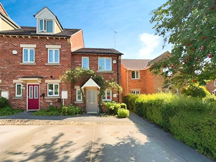 2 Bedroom End Of Terrace House To Rent In Burleigh Court, Tuxford, Newark, Nottinghamshire, NG22