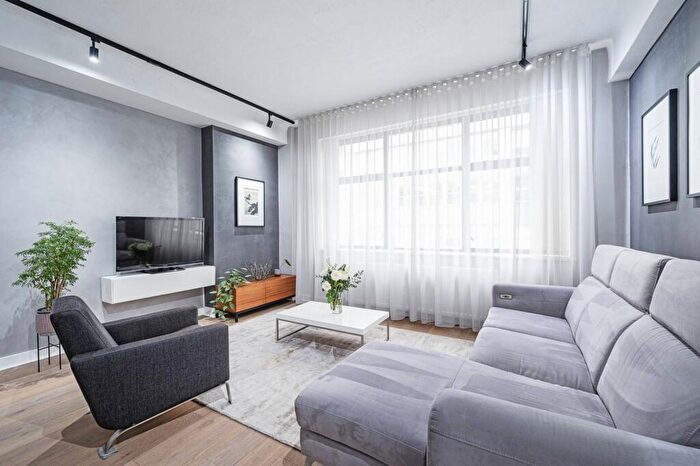 2 Bedroom Flat To Rent In Hatton Garden, Clerkenwell, London, EC1N