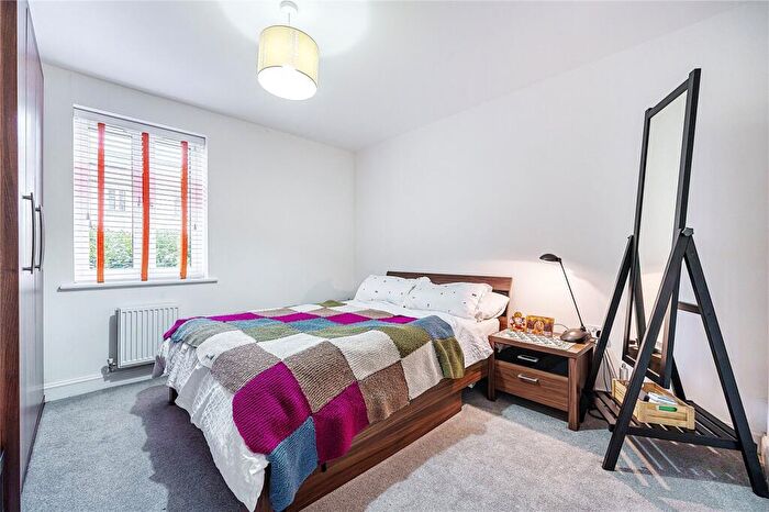 2 Bedroom Apartment For Sale In Whitlock Avenue, Wokingham, Berkshire, RG40