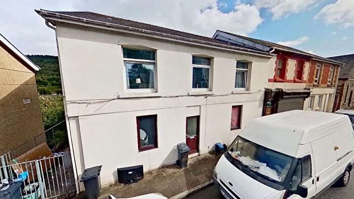 5 Bedroom Flat For Sale In Flat, Amp;, Aberfan Road, Aberfan, Merthyr Tydfil, Mid Glamorgan, CF48