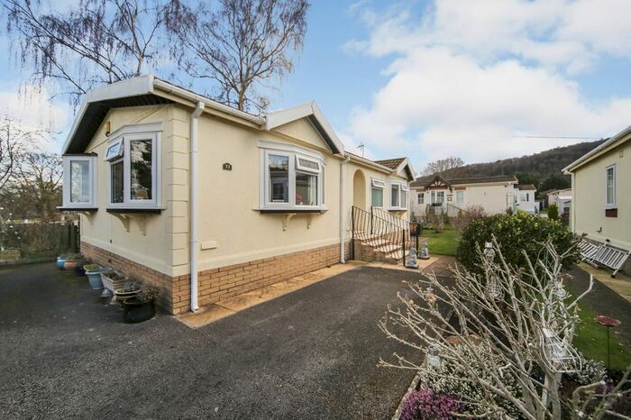 2 Bedroom Mobile/park Home For Sale In Woodhouses Park, Chester Road, Frodsham, WA6