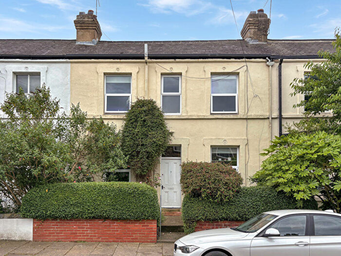 2 Bedroom Terraced House For Sale In Broomfield Place, Leeds, LS6