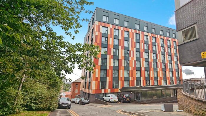 1 Bedroom Flat To Rent In Scholes Street, Oldham, OL1