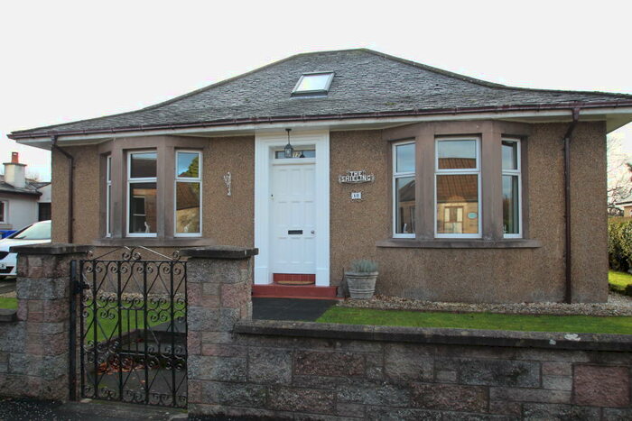 3 Bedroom Bungalow To Rent In South Street, Cambuskenneth, FK9