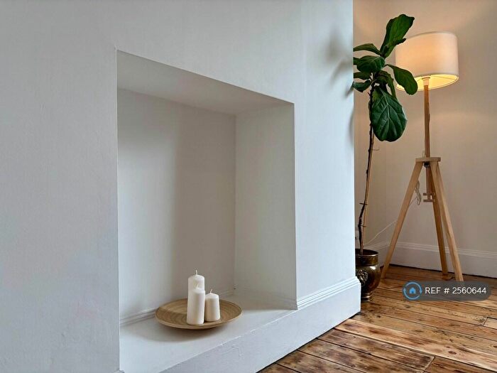 1 Bedroom Maisonette To Rent In B, London, E8