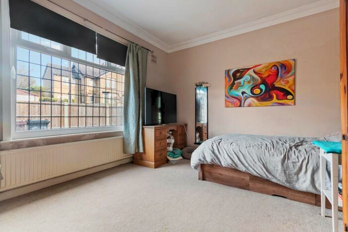 5 Bedroom Detached House For Sale In Rufford Avenue, Yeadon, Leeds, West Yorkshire, LS19