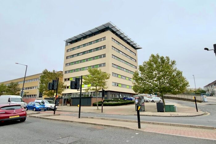 2 Bedroom Flat To Rent In Beacon Tower, Fishponds Road, Fishponds, Bristol, BS16