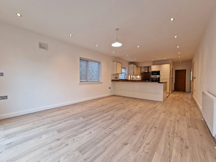 2 Bedroom Flat To Rent In Flat, Cloister Wood, Uxbridge Road, Pinner, Greater London, HA5