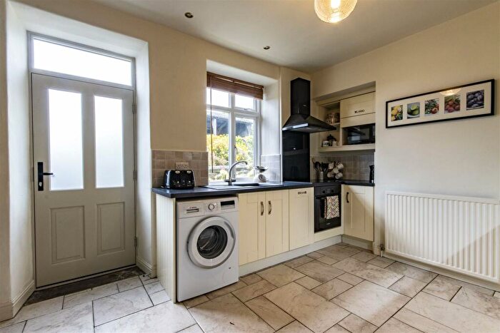 3 Bedroom Cottage For Sale In Quarry Lane, Alton, Chesterfield, S42