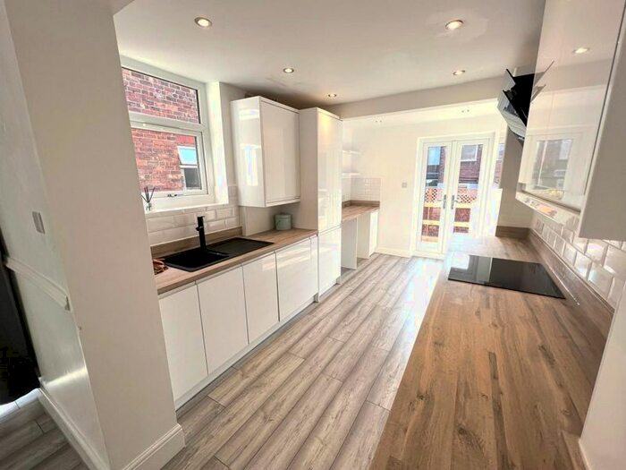 3 Bedroom Terraced House To Rent In Graham Road, Salford, M6