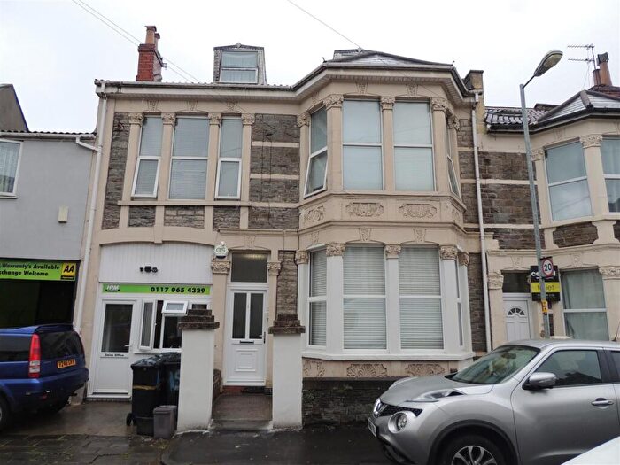 2 Bedroom Apartment To Rent In - Victoria Park, Fishponds, Bristol, BS16