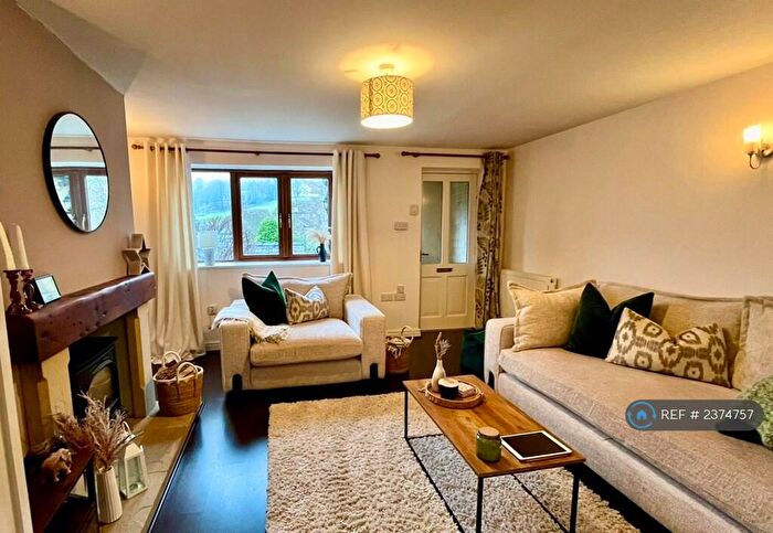 2 Bedroom Terraced House To Rent In Delph Road, Denshaw, Oldham, OL3