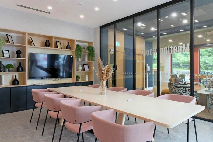 2 Bedroom Apartment To Rent In Castle Park View, Bristol, BS2