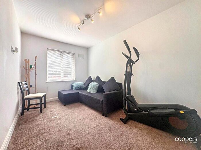 2 Bedroom Maisonette To Rent In High Street, Ruislip, HA4