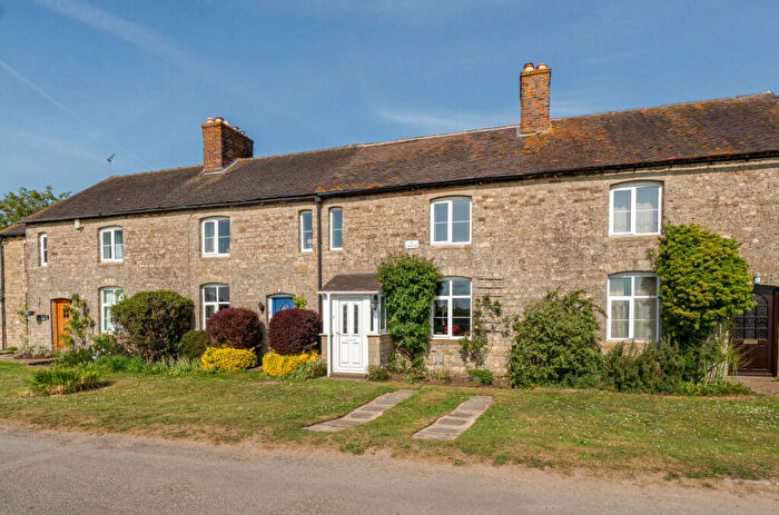 3 Bedroom Terraced House For Sale In Eaton, Abingdon, Oxfordshire, OX13