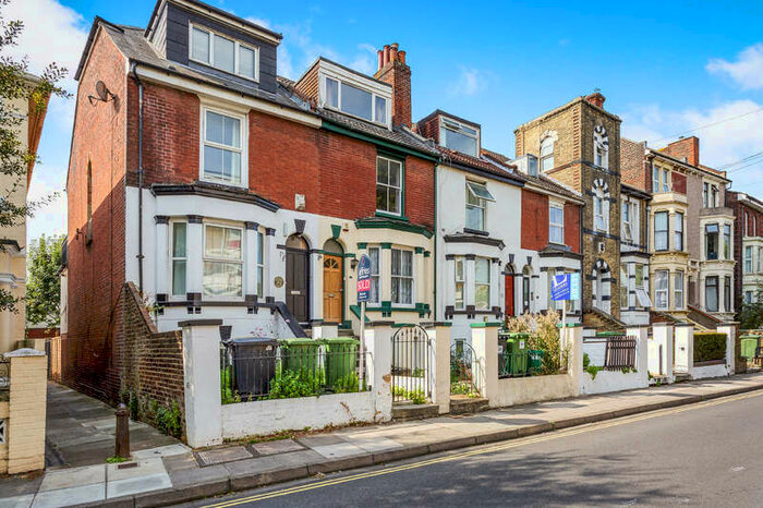 5 Bedroom Town House To Rent In Cottage Grove, Southsea, PO5