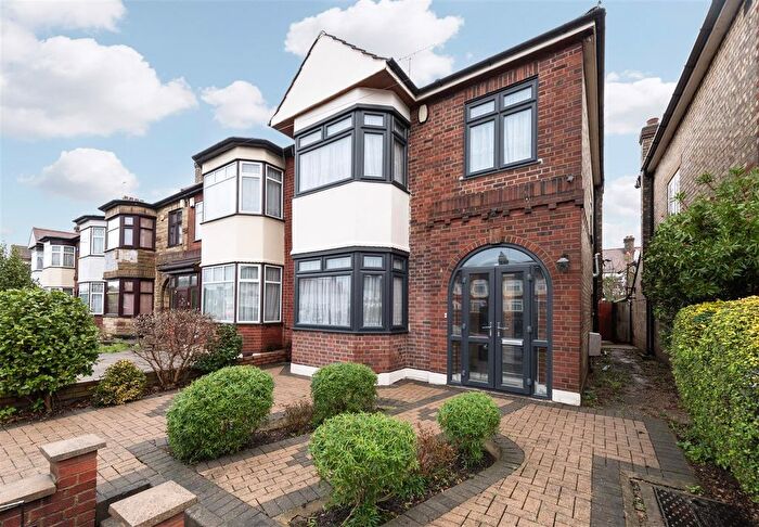 3 Bedroom End Of Terrace House To Rent In Winsford Terrace, Great Cambridge Road, London, N18