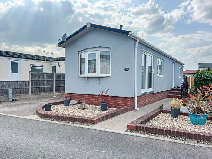 3 Bedroom Park Home For Sale In Fayre Oaks Home Park, Kings Acre, Hereford, HR4