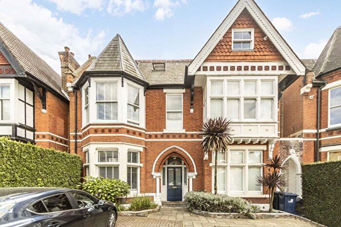 2 Bedroom Flat To Rent In Gordon Road, Ealing, W5