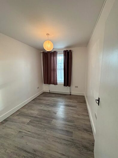 3 Bedroom Maisonette To Rent In Sherwood Road, Harrow, HA2