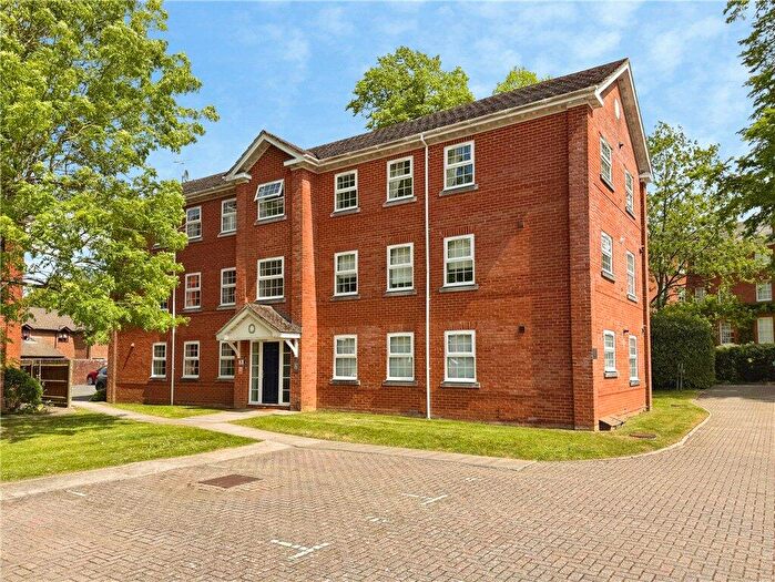 2 Bedroom Apartment For Sale In Montfort Close, Romsey, Hampshire, SO51