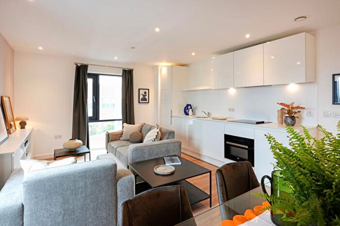 2 Bedroom Apartment To Rent In The Lansdowne, Hagley Road, B16