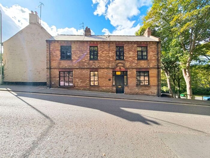 3 Bedroom Semi-Detached House For Sale In Peasholm Road, Scarborough, YO12