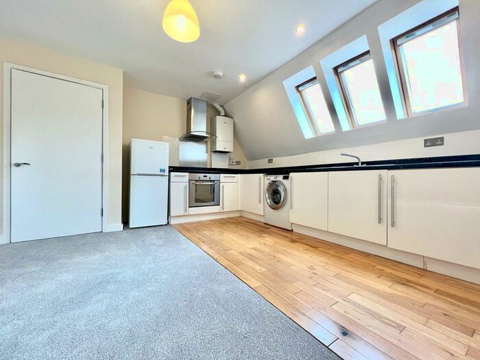 1 Bedroom Apartment To Rent In Rowland Place, Purley, Croydon(London Borough), CR8