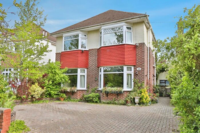 4 Bedroom Detached House For Sale In Maundeville Crescent, Christchurch, Dorset, BH23