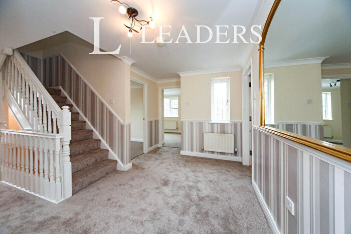 5 Bedroom Detached House To Rent In Badgers Gate -, LU6