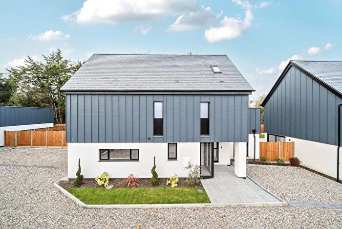 4 Bedroom Detached House For Sale In Penlan, Kingfield Green, Woking, GU22