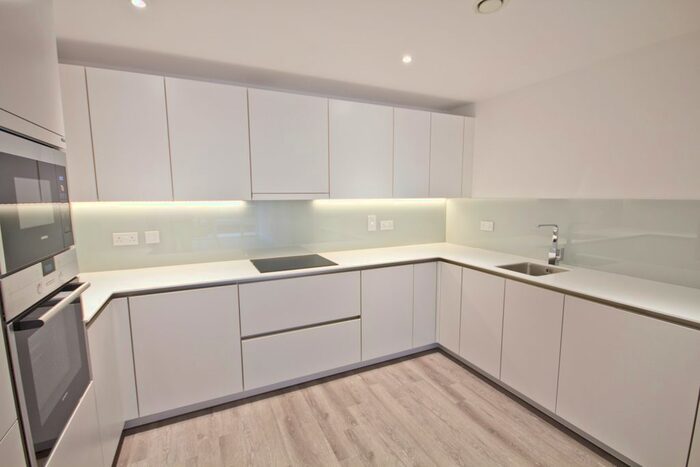 2 Bedroom Flat To Rent In Gaumont Place, Streatham Hill, London, SW2