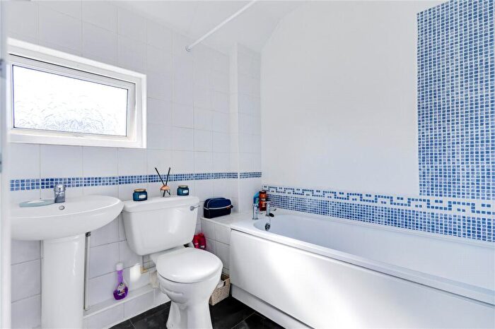 2 Bedroom Apartment For Sale In Seymour Street, Splott, CF24
