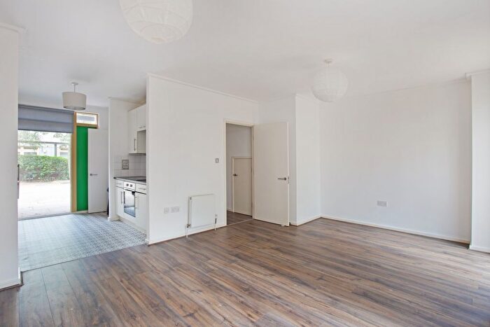 3 Bedroom Flat To Rent In Greenroof Way, London, SE10