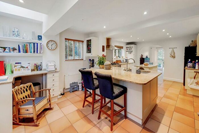 5 Bedroom Detached House For Sale In Beeches Drive, Farnham Common, Slough, SL2