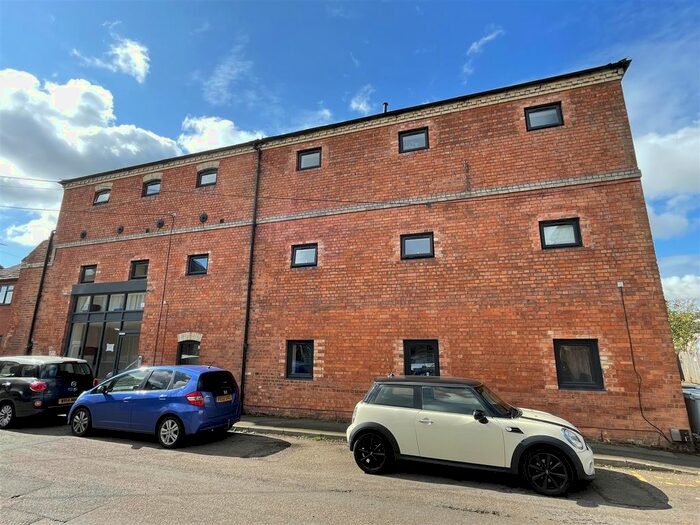 2 Bedroom Flat To Rent In Maltings View, Nottingham, NG24