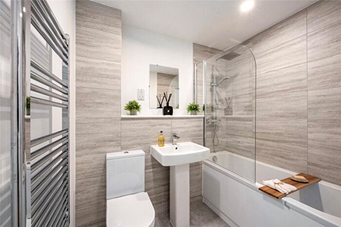 2 Bedroom Penthouse For Sale In Davigdor Road, Hove, East Sussex, BN3