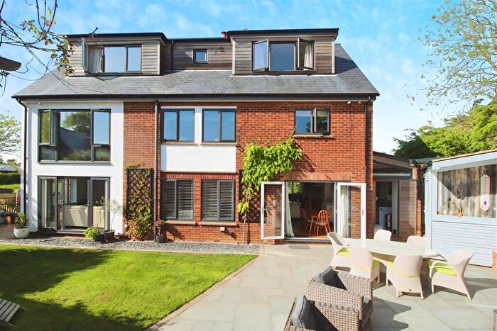 5 Bedroom House To Rent In Mill Corner, Charlton Road, Charlton, SG5