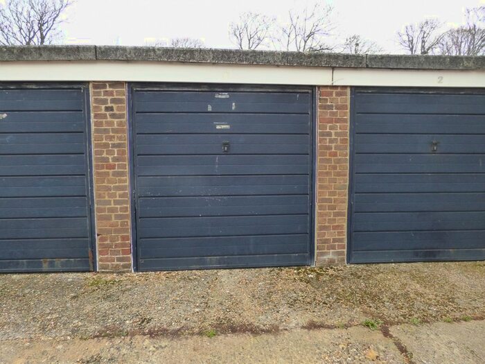 Garage / Parking To Rent In Fitzalan Road, Littlehampton, BN17