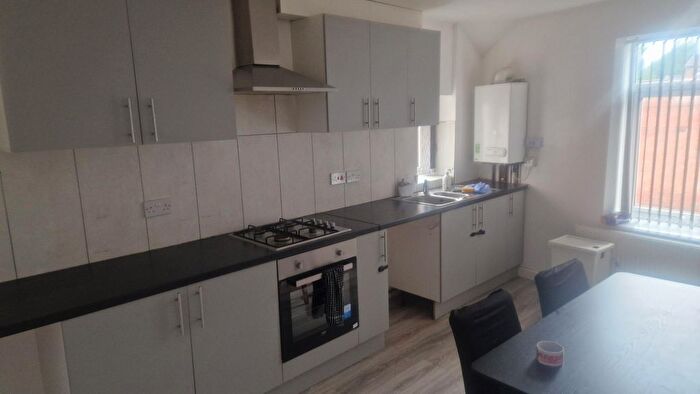 2 Bedroom Flat To Rent In Beaufort Street, Redditch, B98