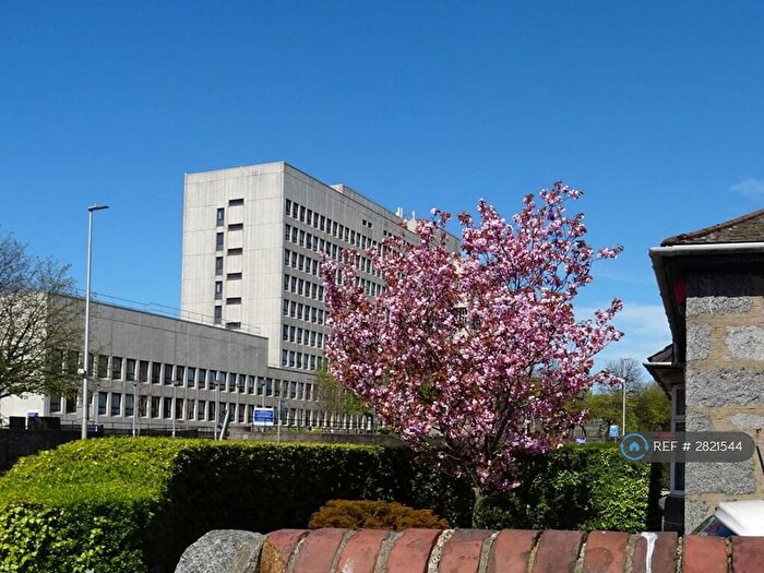 4 Bedroom Semi-Detached House To Rent In King Street, Aberdeen, AB24